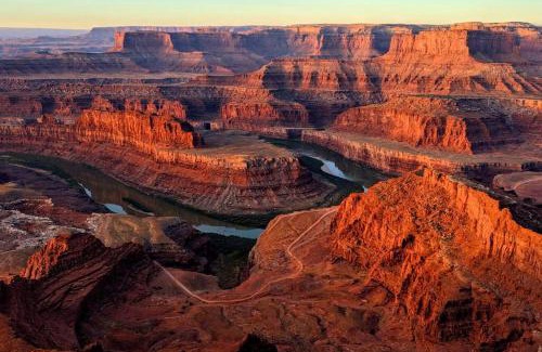 Moab South Valley Apartamento | 6K Top Floor Moab RedCliff Condo, POOL & HOT TUB