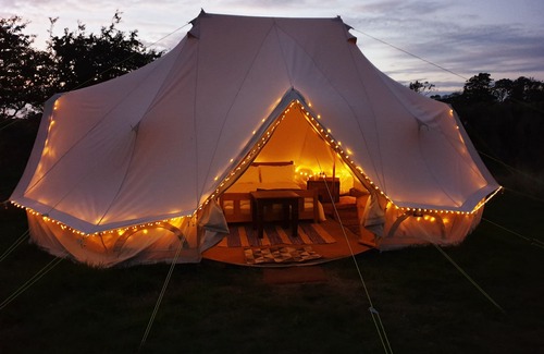 Saltburn-by-the-Sea Cabina | 6m Emperor Tent, Near Whitby, With log Burner