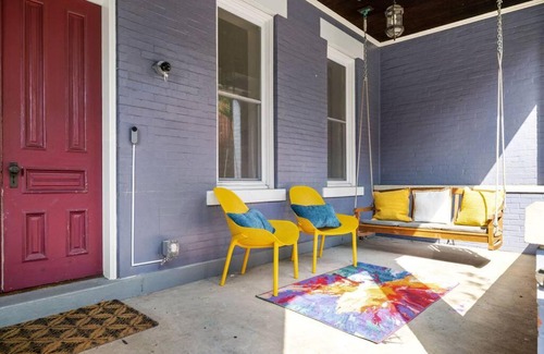 Lawrenceville Casa | 6min to Pittsburgh Zoo l A block from Butler St