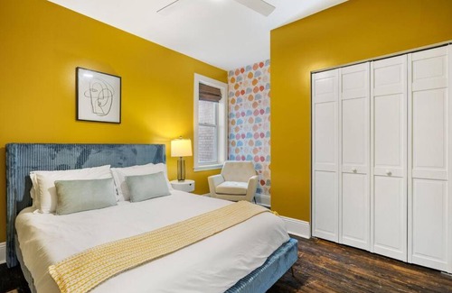 Lawrenceville Casa | 6min to Pittsburgh Zoo l A block from Butler St