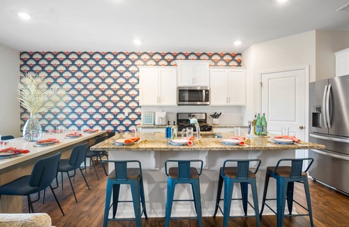 Charlotte Casa | 6min to UNCC: Spacious 5bd with Games Backyard