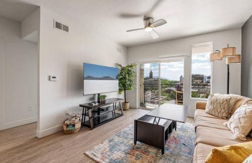 Downtown Salt Lake City Apartamento | 6th floor Luxury Apt - King Bed Pool Prkng Gym NEW