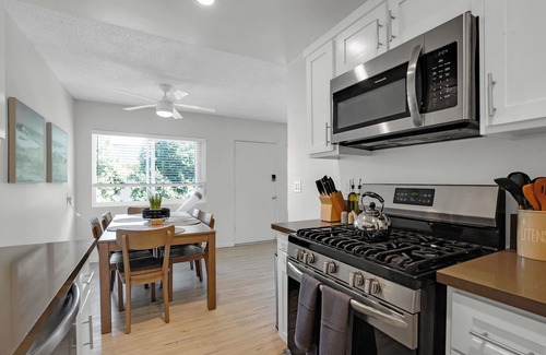 Eastside Apartamento | 6th Haven, Arcades, King Size Bed, Fun Games, 1 Mile to Beaches, AC Unit, Fits 6