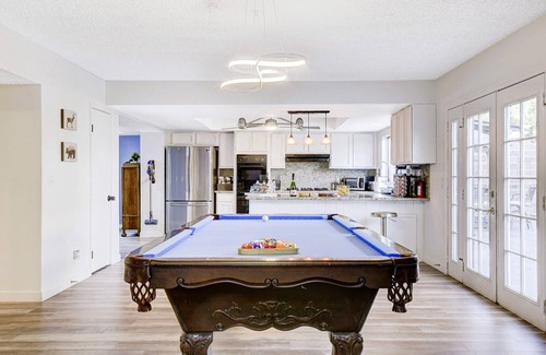 Paradise Villa | 6x3 LUX VILLA w/ Heated Pool+Spa + Outdoor Kitchen + Outdoor Bar + Pond+++