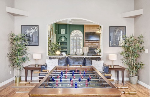 Paradise Villa | 6x4 Lux Villa w/ heated pool+spa, parking for 4 cars, 5 mins to the Strip