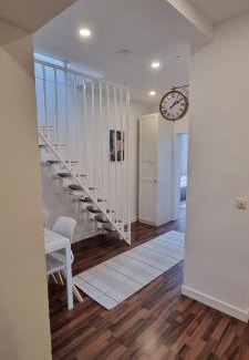 Region Hannover District Apartamento | 7-24 Self-Check-In - 120qm - 5 rooms - 2 bathrooms - kitchen - free parking - Yihapartment
