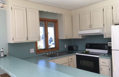 Charlestown Casa | Espaciosa, impecable y asequible!