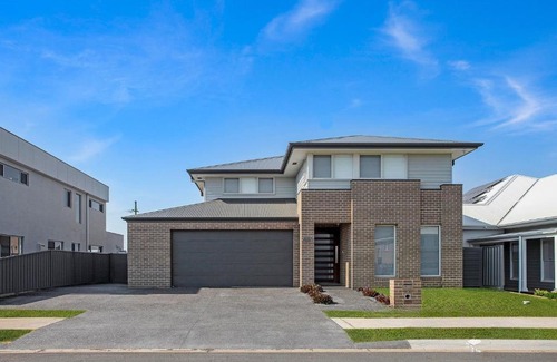 Dunmore Casa | 7 Aurora Ave Dunmore