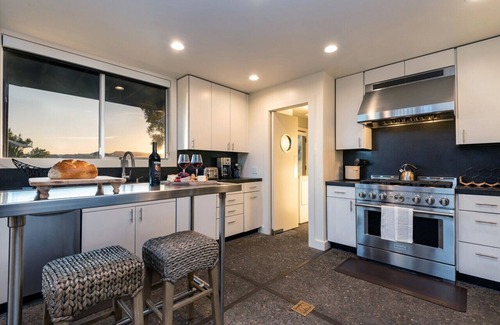 Sonoma Casa | 7 BD - 2 homes - Pool, Spa, Minutes to Plaza