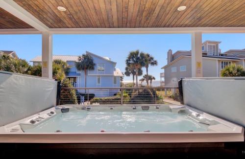 Beachwood East Casa | 7 Beachwood East by AvantStay Steps to the Beach Ocean Views Hot Tub 7BDR