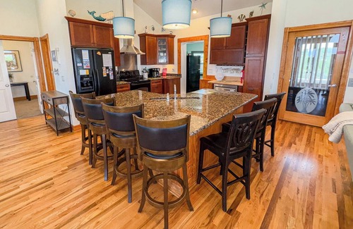 Southern Shores Casa | 7 Bed, 6.1 Bath dog friendly w/pool, hot tub, game room and elevator!