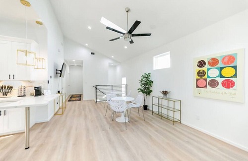 Washington Ave./ Memorial Park Casa | HTOWN Lodge 7 BEDROOMS/7 BATHS in the Heart of Houston