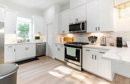 Washington Ave./ Memorial Park Casa | HTOWN Lodge 7 BEDROOMS/7 BATHS in the Heart of Houston