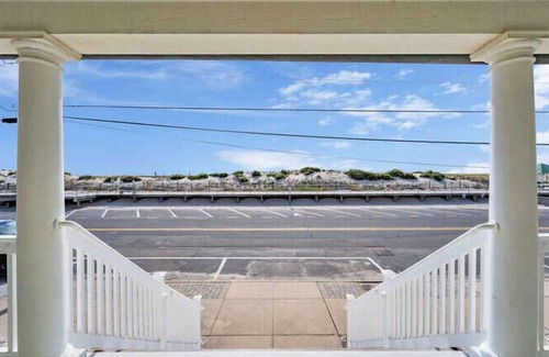 Ortley Beach Casa | 7 Bedroom 4.5 bath Single Family Home