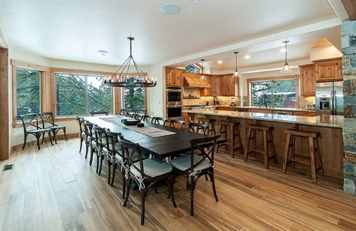 South Lake Tahoe Casa | 7 habitaciones / 6. 5 baños Heavenly Estate Next To Lodge, disco abril / mayo