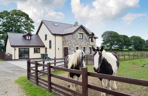 Holywell Cabaña | 7 bedroom accommodation in Babell near Holywell, Flintshire