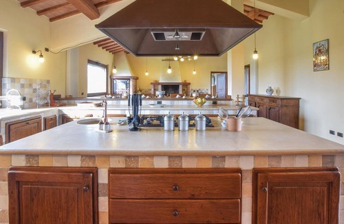 Canino Casa | Alojamiento de 7 habitaciones en Canino