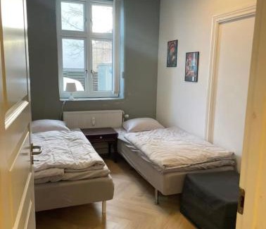Aalborg Apartamento | 7-bedroom apartment with 2x private parking