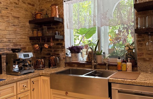 Southwest Coconut Grove Casa | 7 bedroom Beautiful, Clean - Coconut Grove