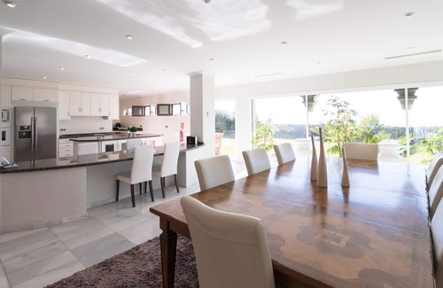 Marbella Villa | Villa de 7 dormitorios en primera línea de playa