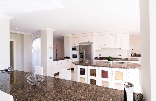 Marbella Villa | Villa de 7 dormitorios en primera línea de playa