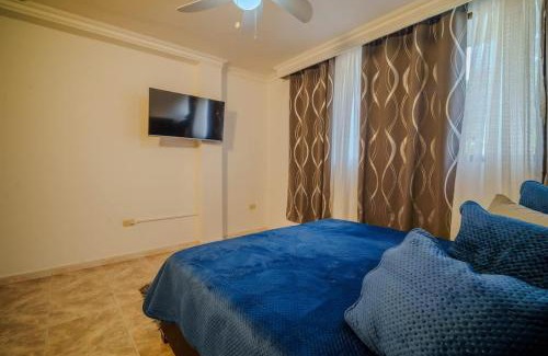 Manga Casa | 7 Bedroom Gorgeous Vacation Villa - Close to Walled City