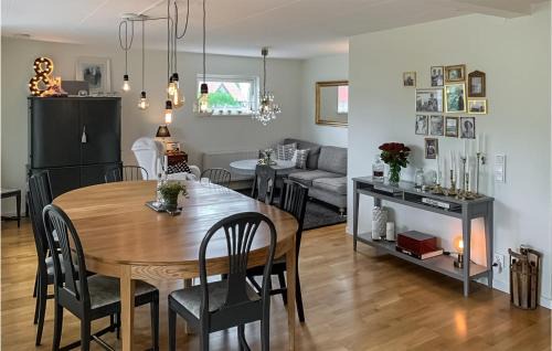 Bohus-Bjorko Casa | 7 Bedroom Gorgeous Home In Bohus-Björkö