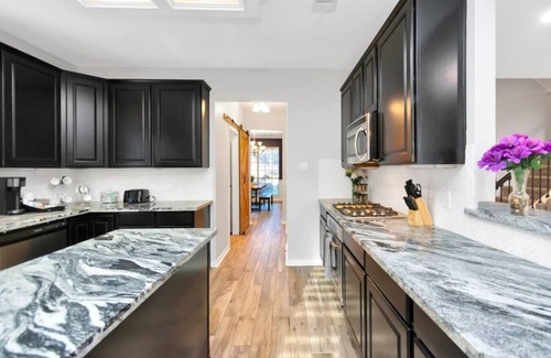 Barker Apartamento | 7-Bedroom Hideaway, Pool: 25 Min to Downtown HT