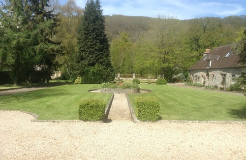 La Foret-Auvray Casa | 7-bedroom house with large private yard