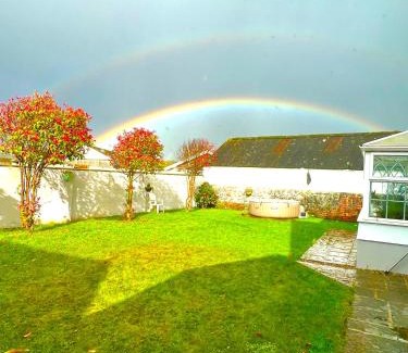 Porthcawl Casa | 7 Bedroom House - Hot Tub Garden Pets Events