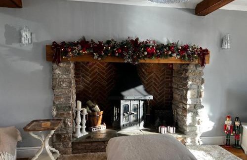 Porthcawl Casa | 7 Bedroom House - Hot Tub Garden Pets Events