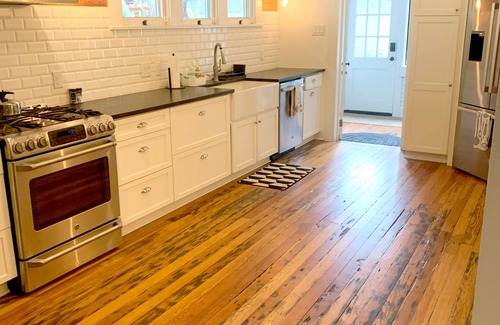 Midtown Casa | 7-bedroom vacation home just 4 minutes drive to River Walk