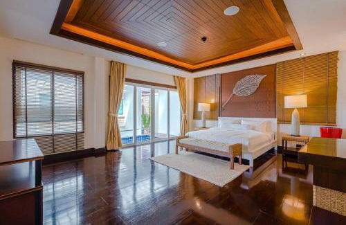 Hua Hin Villa | 7 Bedrooms Mansion on The Golf Course! JB2