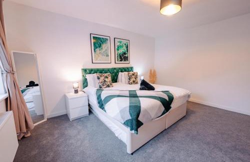 Penylan Apartamento | 7 Beds - Spacious Apartment - Free Parking