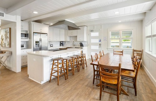 Bahama Beach Casa | 7 Br Gulf Front Beach Home. Family Friendly and affordable. Pets Considered.