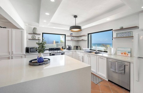 Dorado Pueblo Casa | 7 BR Kikita Dreams Manor - Oceanfront Beach House