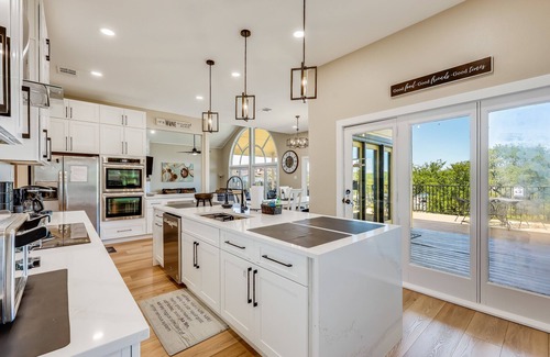 Highland Lake Estates Casa | Waterfront de lujo Deep Cove Retiros familiares / corporativos / grupales - para 30 - 6000sf