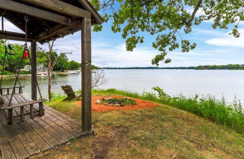 Powers Lake Casa | 7 BR Retreat Lake Estate - 3 habitaciones familiares enormes * Capacidad para 22 personas en camas *