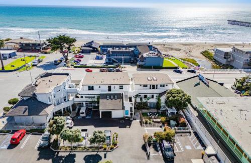 Cayucos Casa | 7 Cayucan Bungalows Close to Beach Ocean Views Sleeps 36