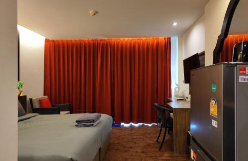 Kata Apartamento | 7 Floor - Pool view Studio room at TBHR near Kata beach