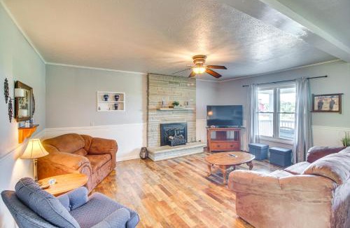 Sparta Casa | 7 Mi to Center Hill Lake Spacious Sparta Home!