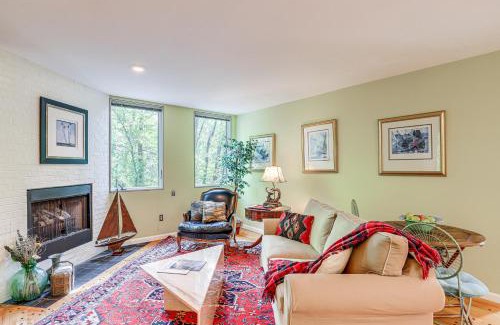 Asheville Casa | 7 Mi to Dtwn Asheville Carriage House with Deck