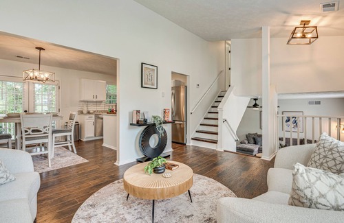 Atlanta Casa | 7 Mi to Dtwn ATL: Upscale Family Home w/Balcony