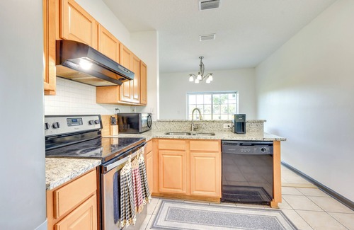 Riverview Casa | 7 Mi to Dtwn Jacksonville: Riverfront Home w/ Deck