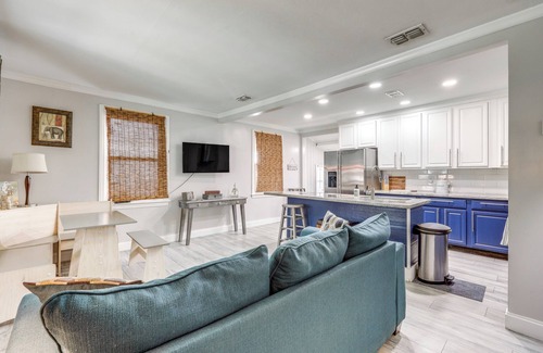 Riverview Casa | 7 Mi to Dtwn: Pet-Friendly Jacksonville Home!