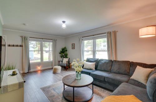 North Raleigh Casa | 7 Mi to Dtwn Raleigh Townhome with Deck!
