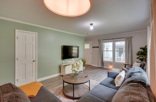 North Raleigh Casa | 7 Mi to Dtwn Raleigh Townhome with Deck!