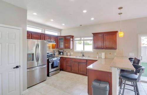 Orchards Casa | 7 Mi to Fremont Street: Spacious Vegas Home!