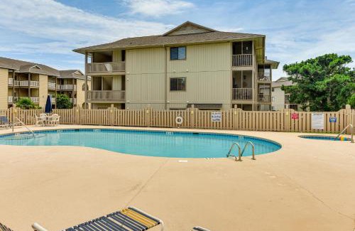 Little River Apartamento | 7 Mi to North Myrtle Beach Condo with Pool Access