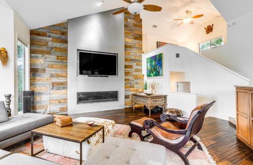 Peyton Brook At Rob Roy Casa | 7 Mi to Zilker Park Oasis with Pool and Patio